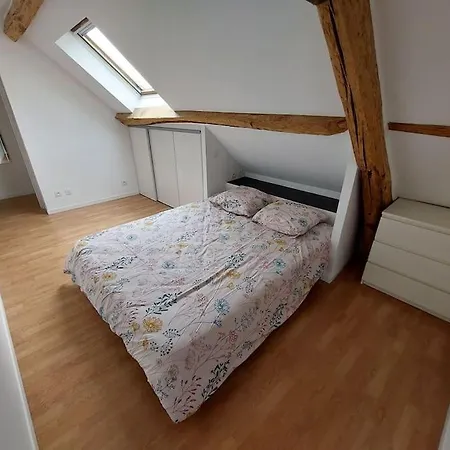Appartement En Centre De Village Betz Exterior photo